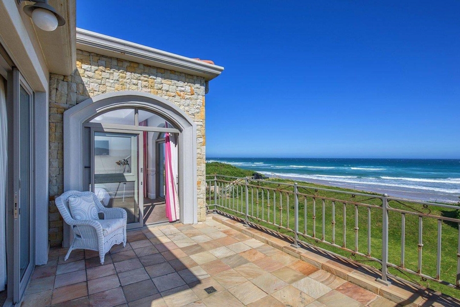 6 Bedroom Property for Sale in Myoli Beach Western Cape